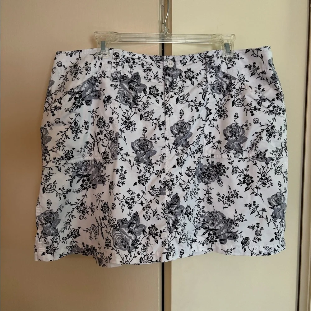 Gloria Vanderbilt Monochrome Floral Skirt - Picture 1 of 4